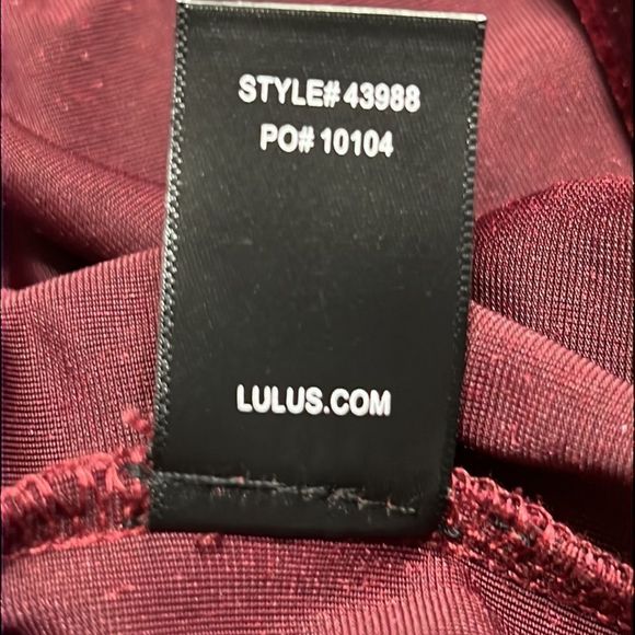 Lulu’s Red Burgundy Velvet Side Ruched Mini Skirt Sz S NWT - Picture 5 of 7